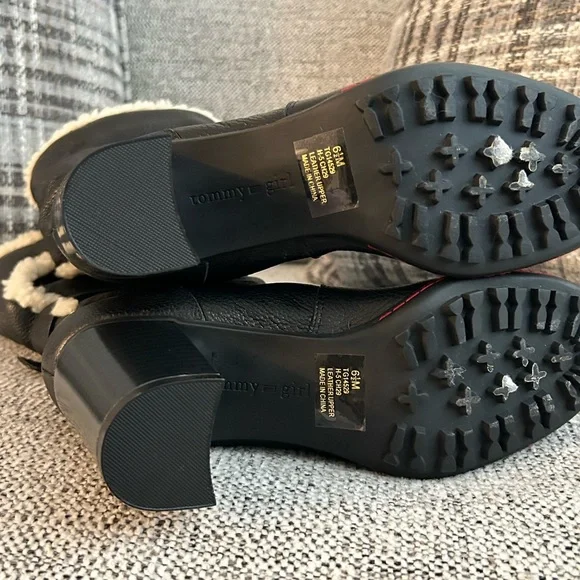 Tommy Hilfiger Black Heeled Boots with Cream Fur size 6 1/2 leather uppers - Picture 5 of 5